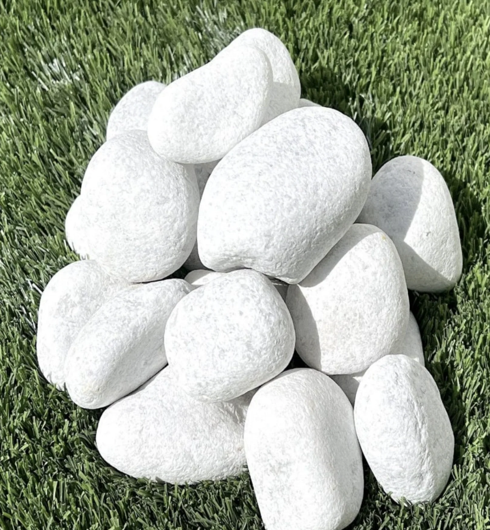 WHITE PEBBLES- 20KG BAG - Image 4